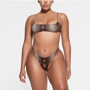🤎SKIMS SWIM MICRO SCOOP BIKINI TOP DESERT SNAKE PRINT XS